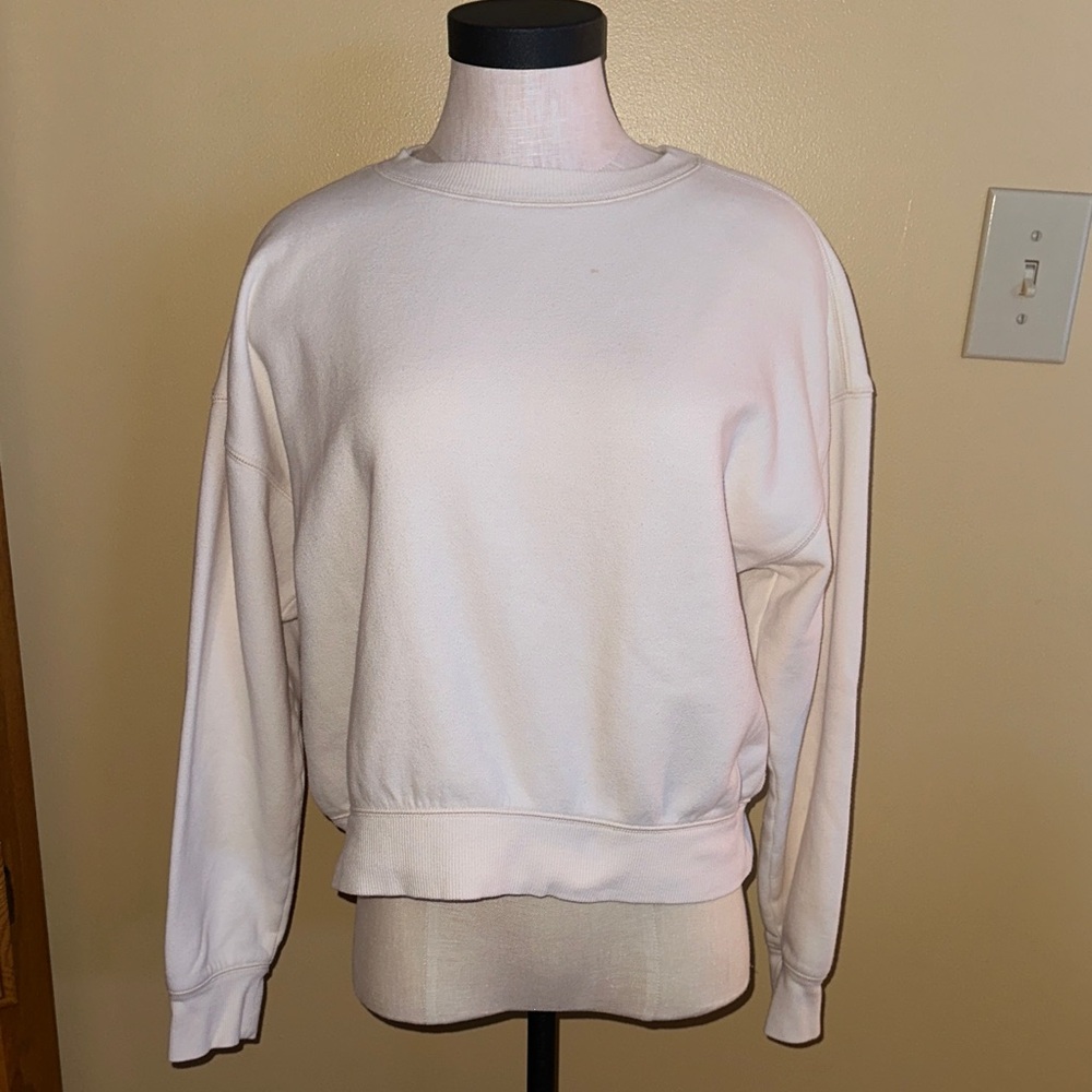 Universal Thread Off-White Crewneck Top